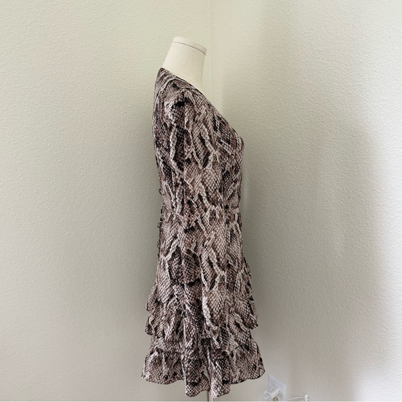 1. STATE Brown Sultry Snakeskin Print Ruffled Long Sleeve Wrap Mini Dress Size 4 - Picture 10 of 13